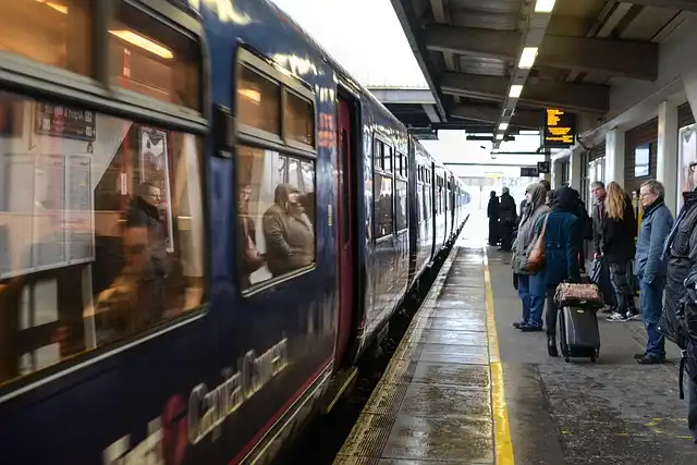 Train Wi-Fi Connectivity: Challenges and Solutions