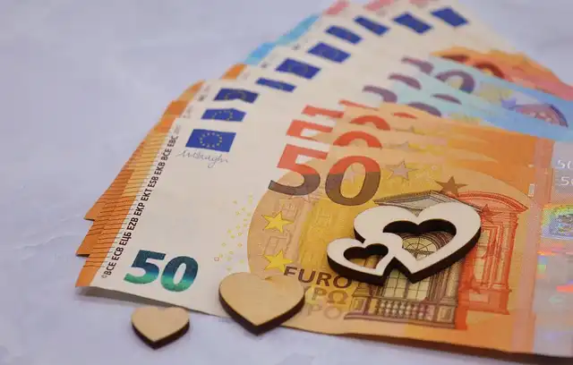 CBR Cuts Rate Amid Inflation Concerns & Ukraine War Impact