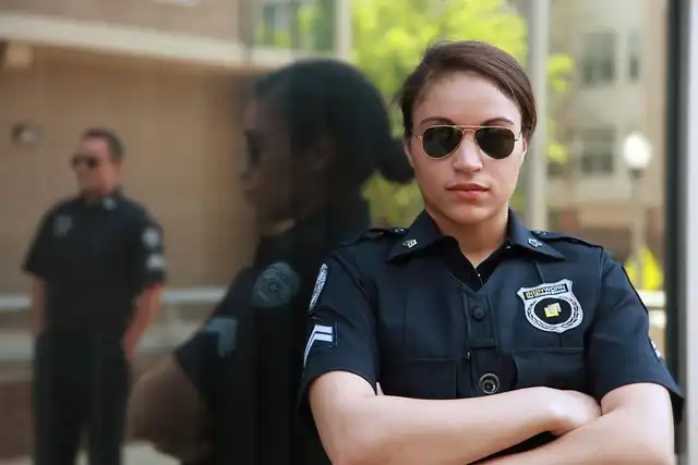 Federal Law Enforcement Pay Raise: Controversy & Impact